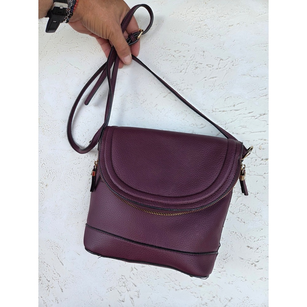 Cato Womens Pebbled Faux Leather Crossbody Bag Burgundy Gold Hardware